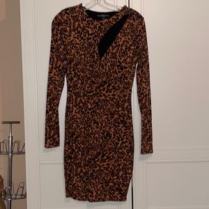 Long sleeve leopard dress with cutout by guess - small